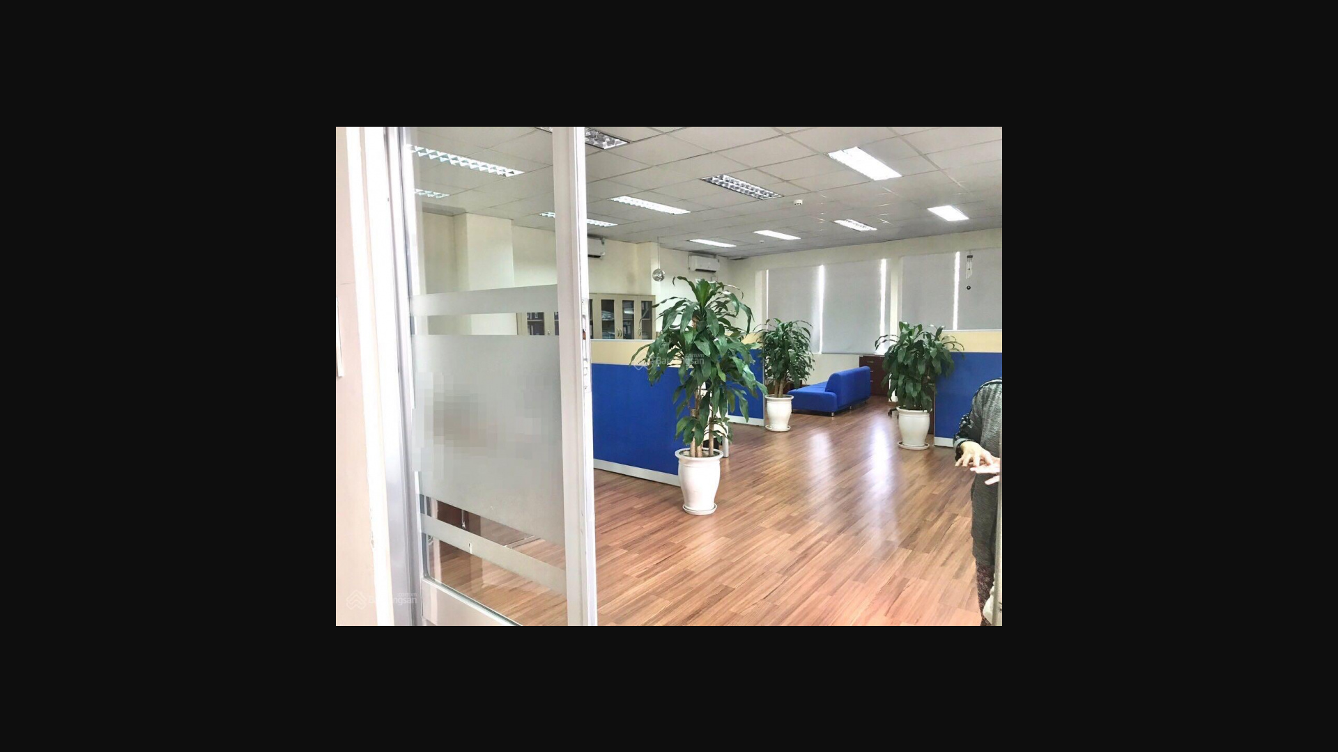 Modern Office Space Near Sur Van Hanh Mall