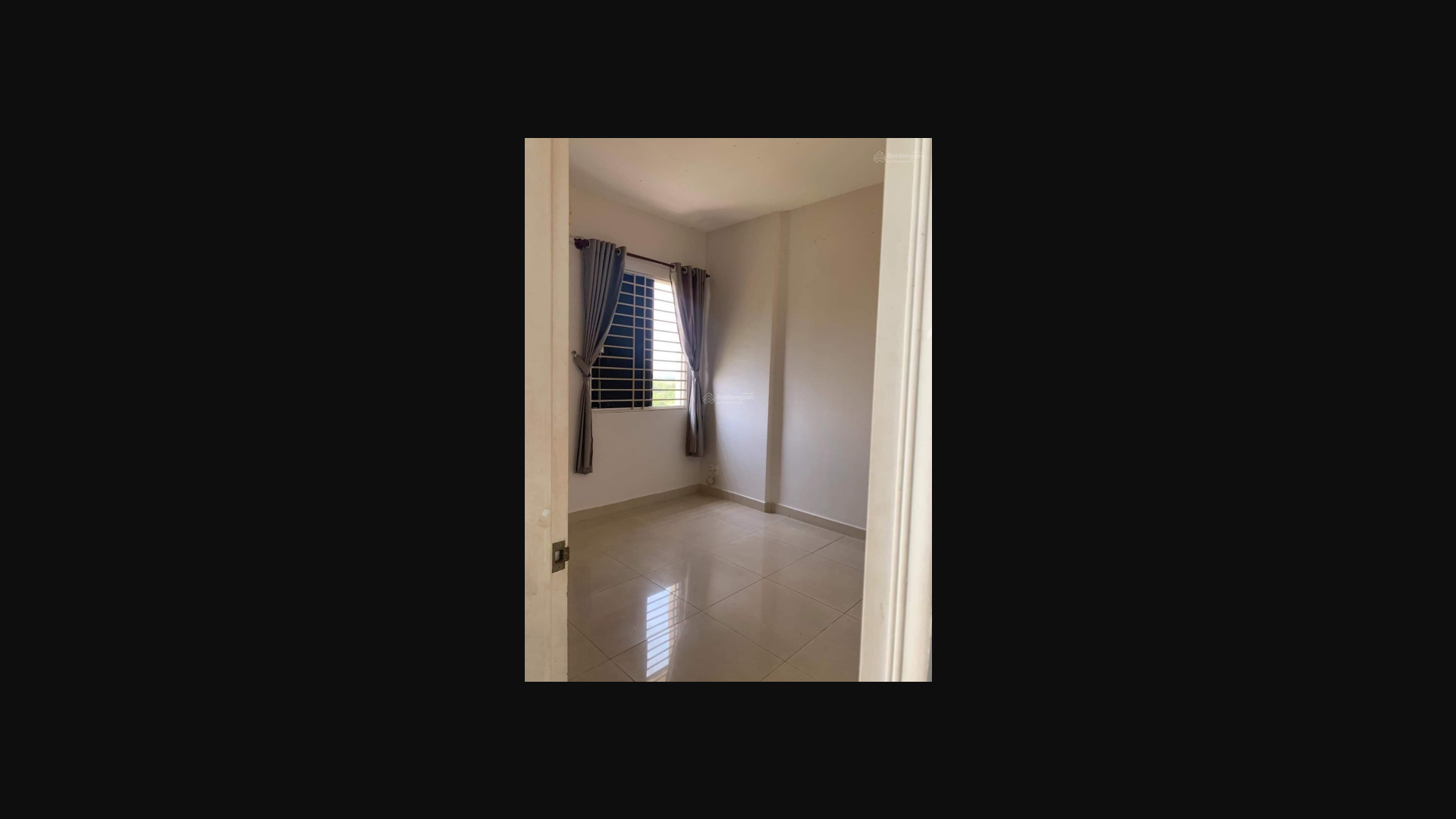 Modern 2-Bedroom Apartment Near Saigon Bridge