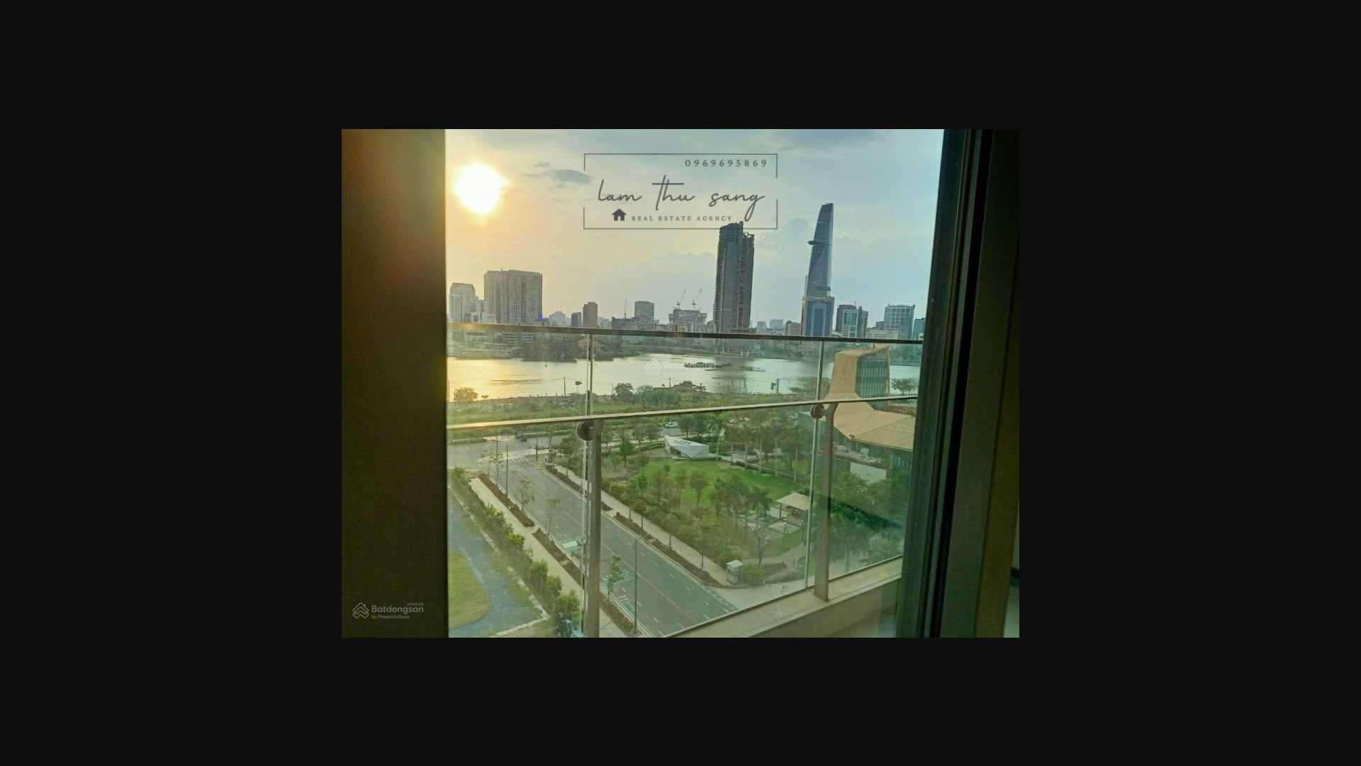 2BR Empire City Apartment with River View