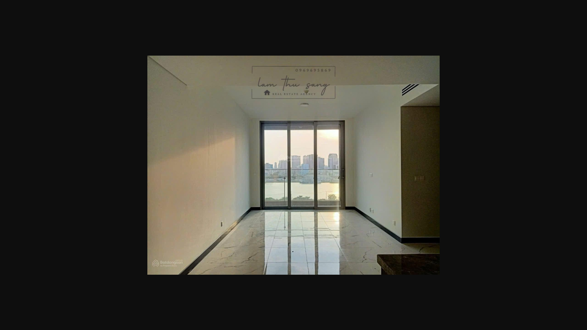 2BR Empire City Apartment with River View