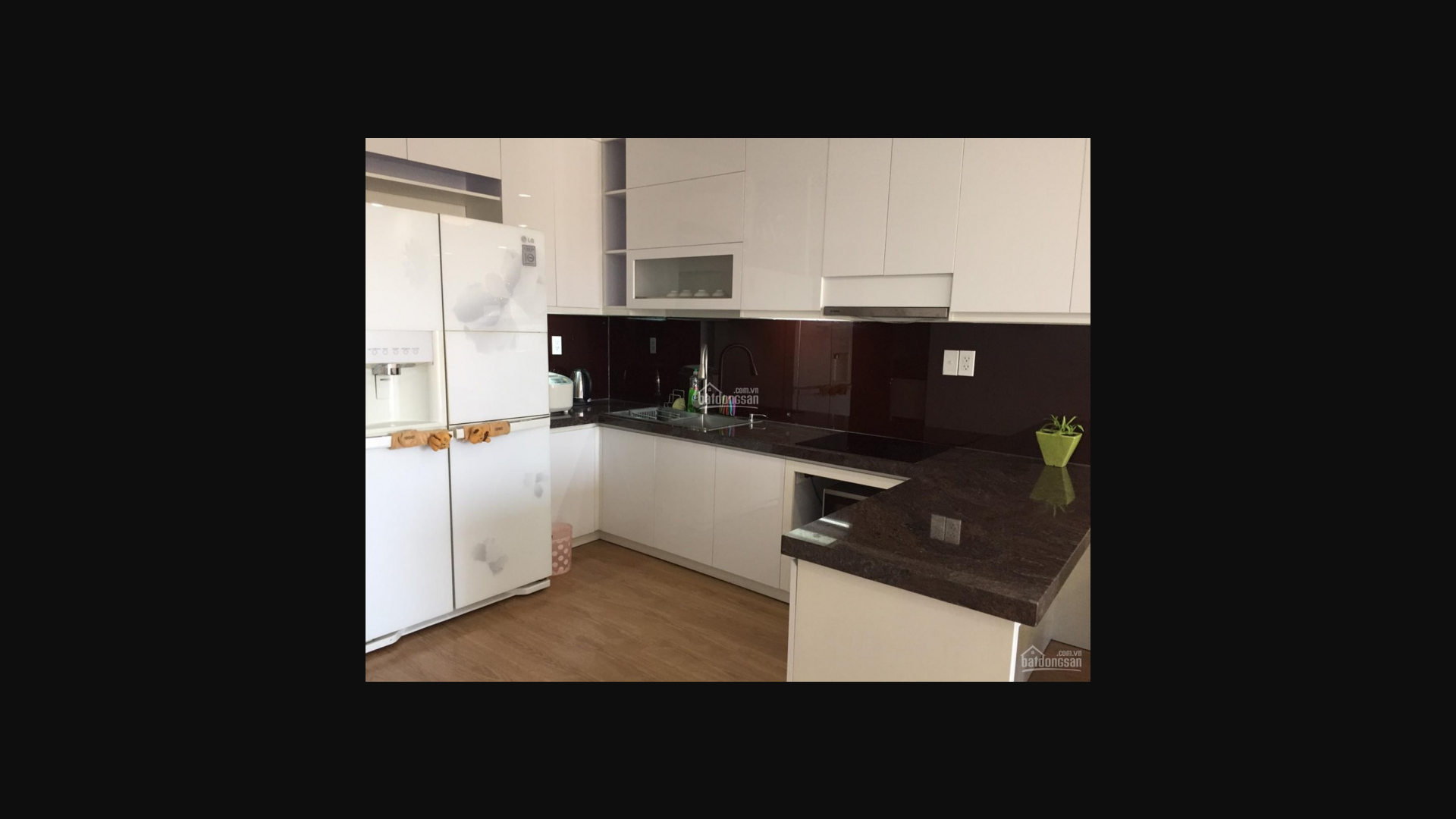 Furnished Galaxy 9 Apartment with Modern Kitchen