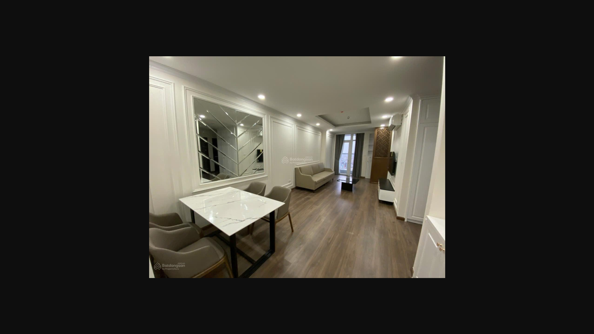 Modern 3-Bedroom Apartment with Designer Interior