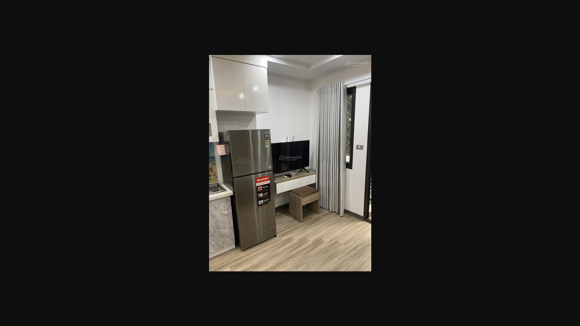Modern Furnished Apartment with Lake View