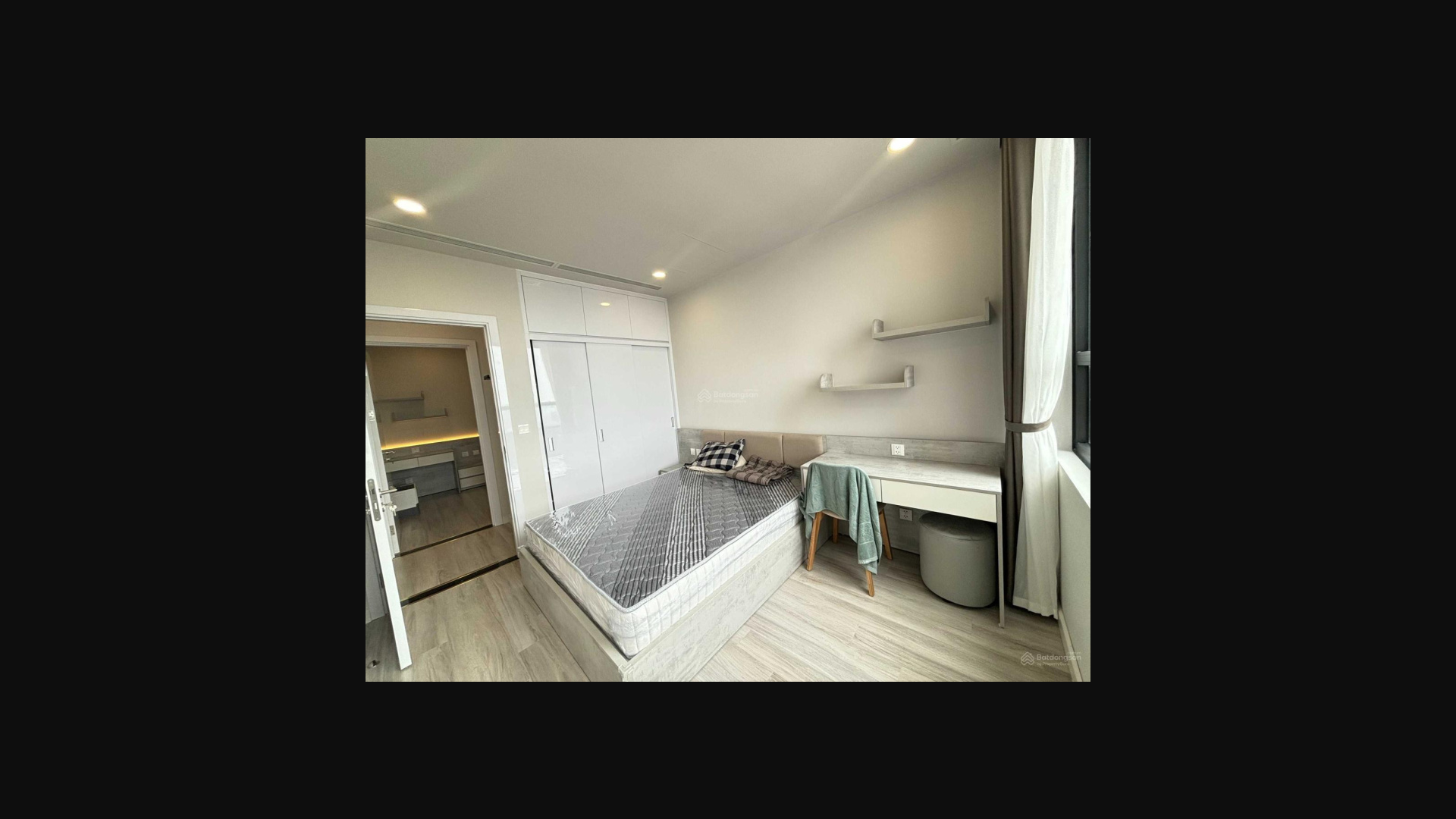 Luxury 2-Bed Apartment with Designer Interior