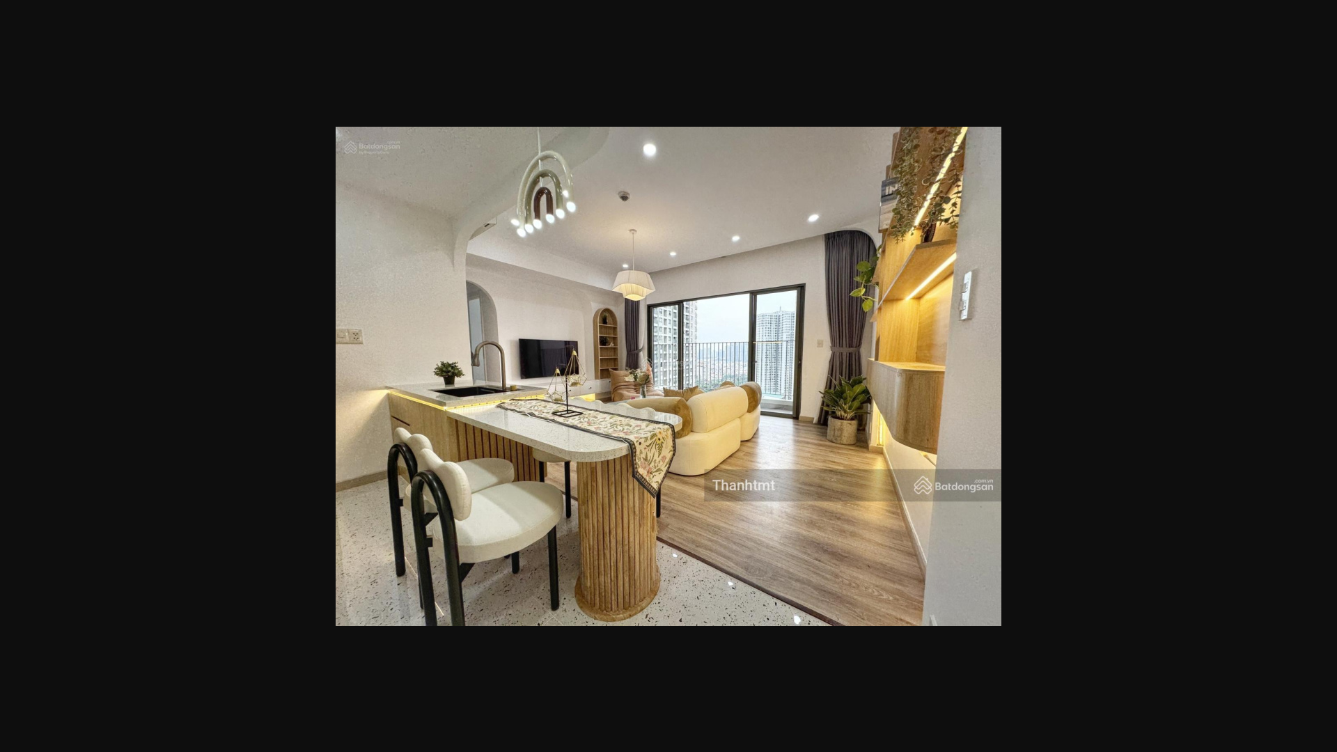Modern 3-Bedroom Apartment with City Views