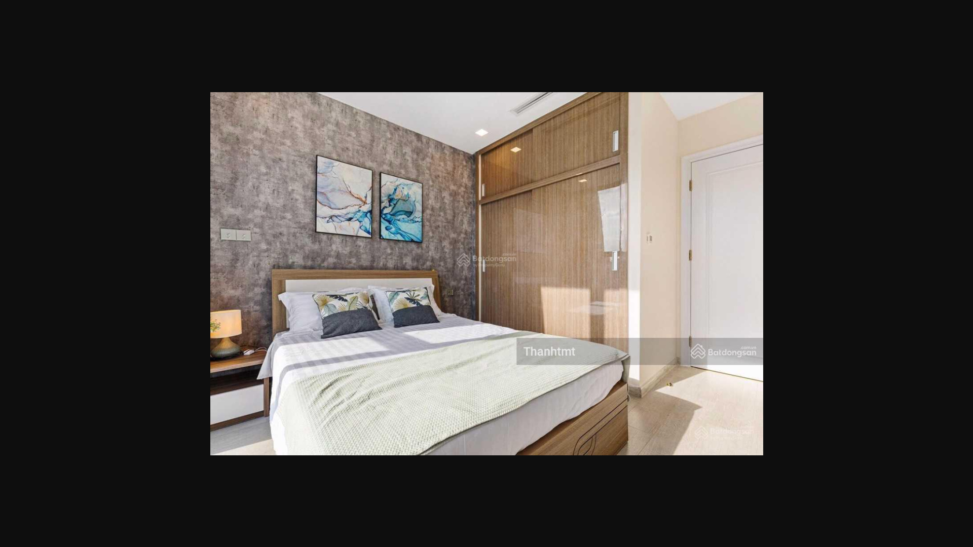 Modern 3-Bedroom Luxury Apartment with City Views