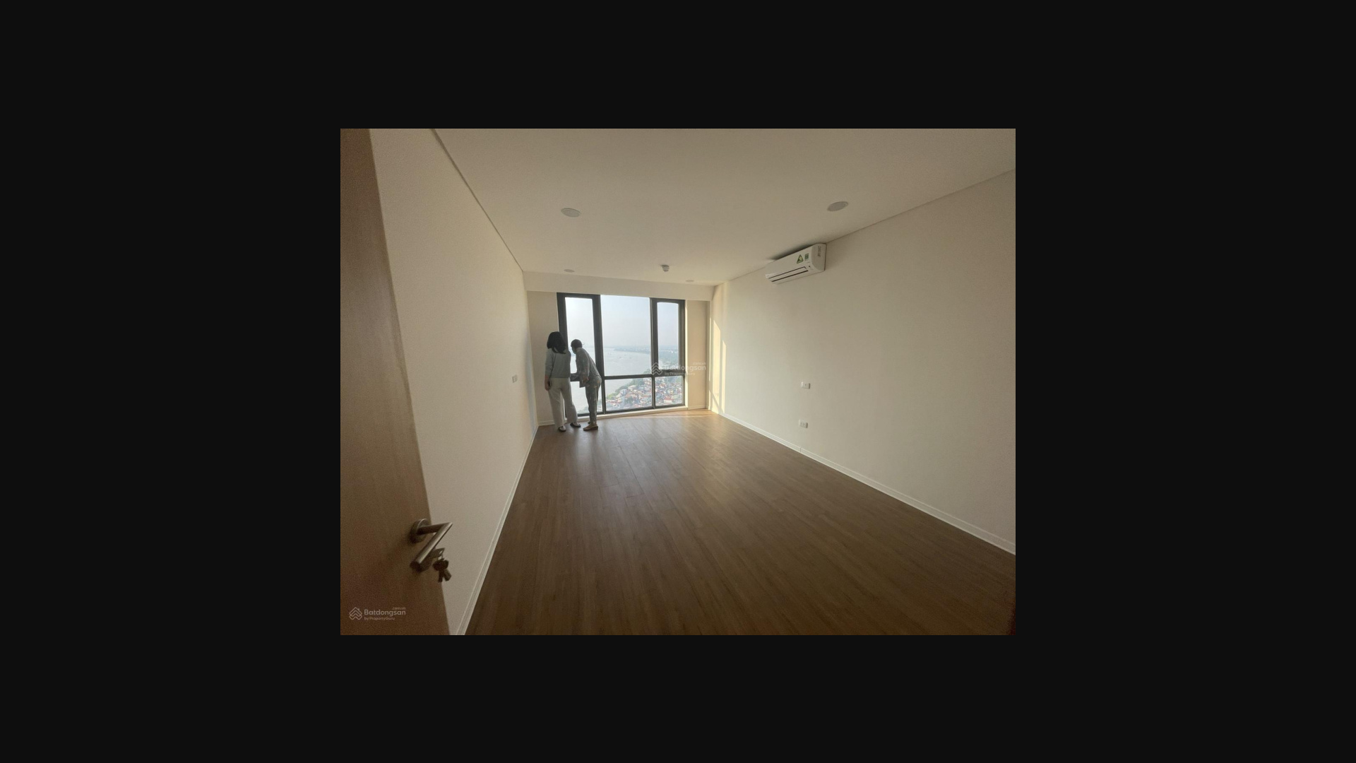 Luxury 3BR Riverside Apartment with Private Elevator