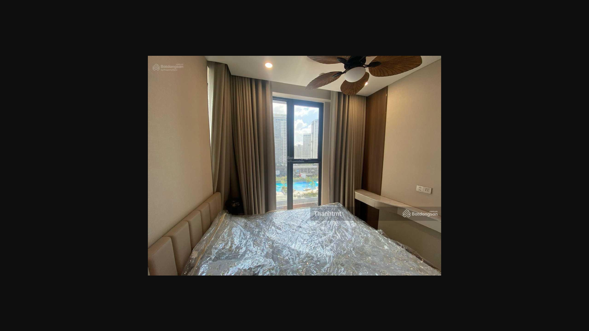 Modern 1-Bedroom Riverside Apartment with City Views
