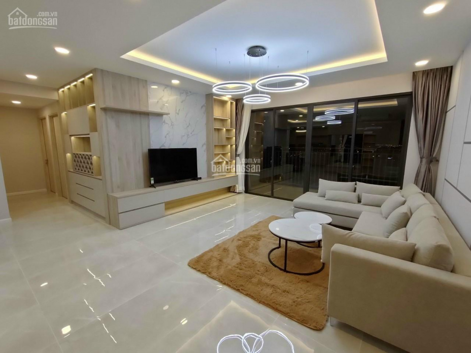 Spacious 3-Bed Sky Garden Apartment with Views