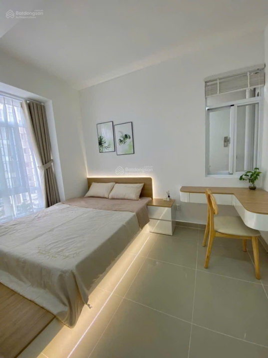 Spacious 3-Bed Sky Garden Apartment with Views