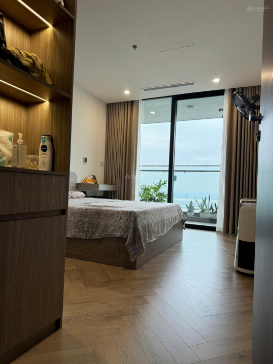 Luxurious Sunshine Golden River Apartment with Views