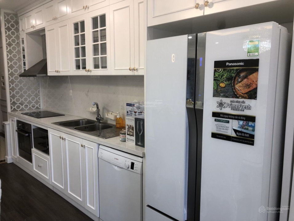 Spacious 3-Bedroom Corner Apartment with Full Furniture