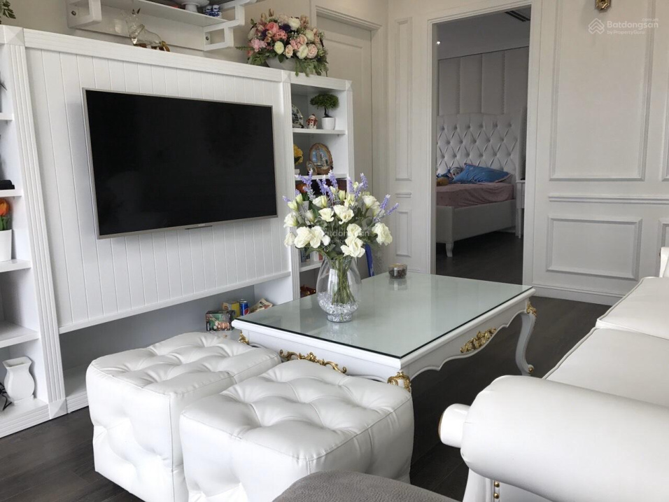 Spacious 3-Bedroom Corner Apartment with Full Furniture
