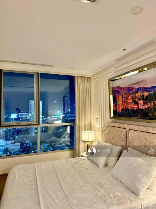 Luxury 3-Bedroom Vinhomes Apartment with City Views