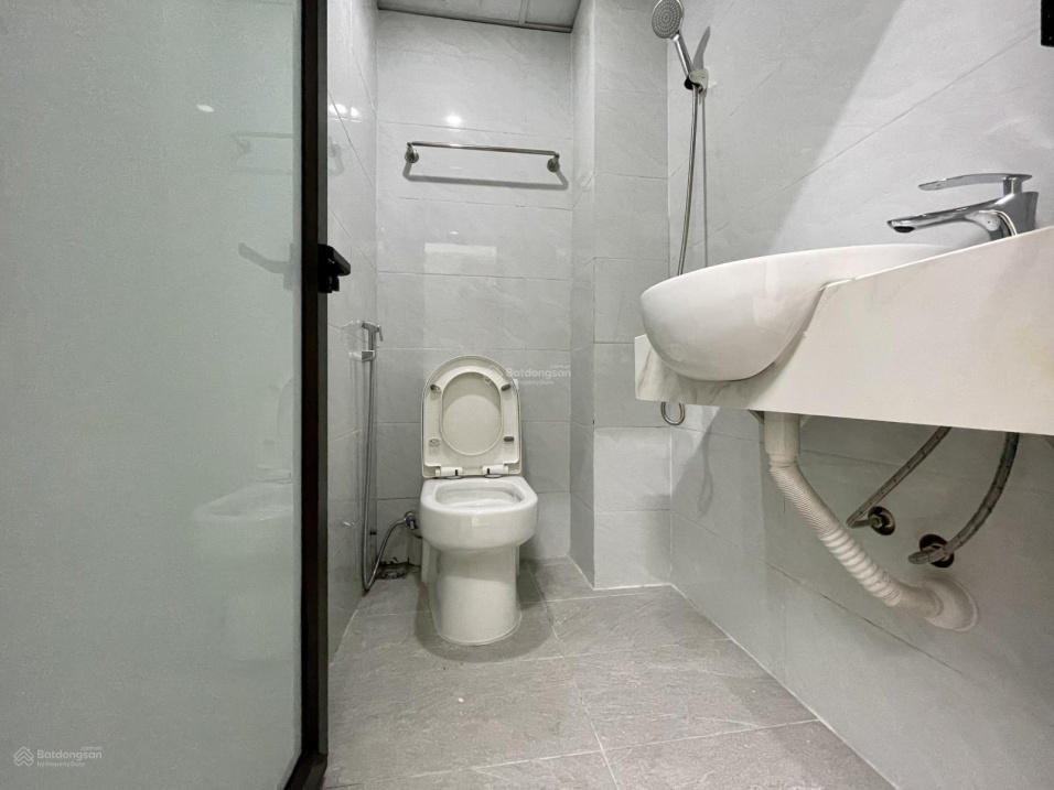 1 Bedroom Apartment with Balcony near Le Duc Thọ, Nguyen Hoang