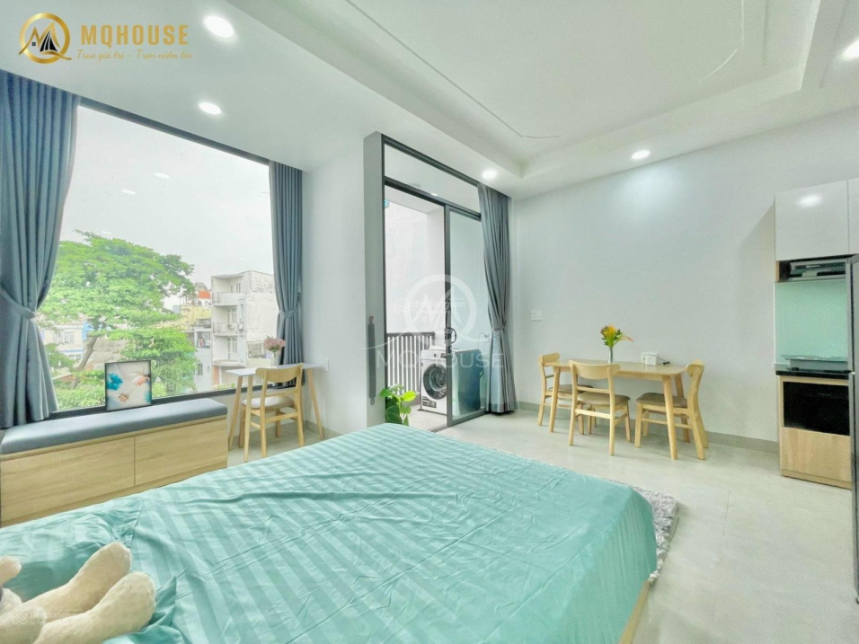 Modern Studio Apartment with Full Amenities