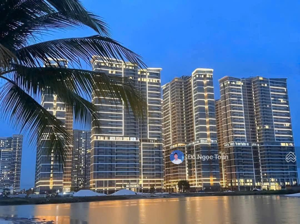 3-Bedroom Fully Furnished Apartment at The Beverly