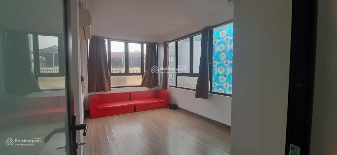 Centrally Located Ba Dinh District Rental - Close to Kim Ma Street