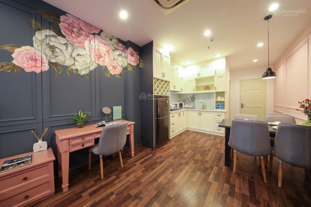 Designer Studio Near Tao Đàn Park