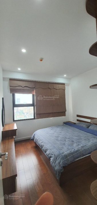 Modern 1.5 Bedroom Apartment with City Views