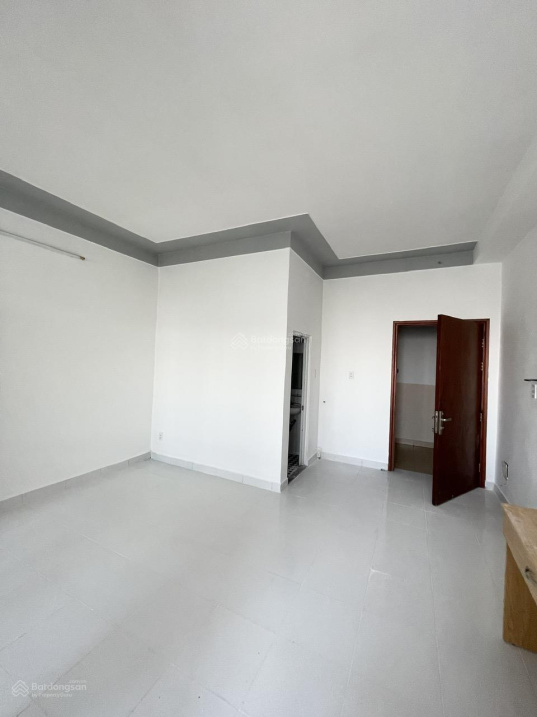 Modern 1 Bedroom Apartment Near Pham Van Dong