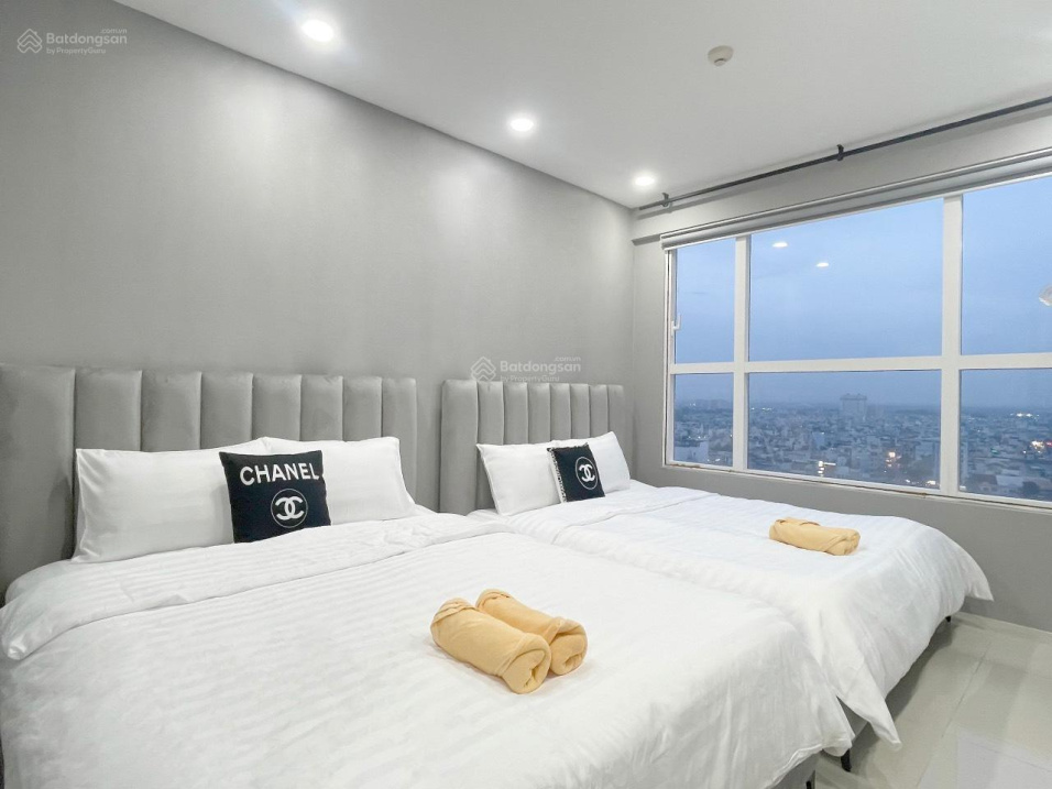 Spacious 2-Bedroom Apartment at Bảy Hiền Tower with Modern Design