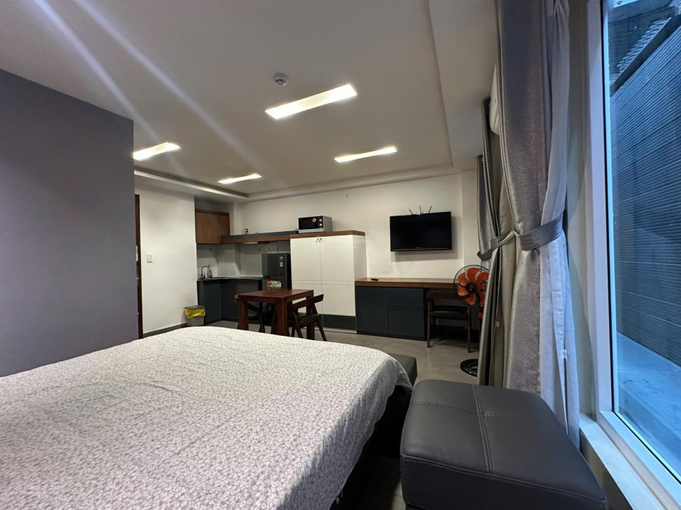 Modern Studio Apartment Near Tan Dinh Market