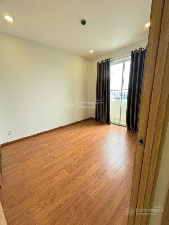 2-Bedroom Apartment with Balcony and City View