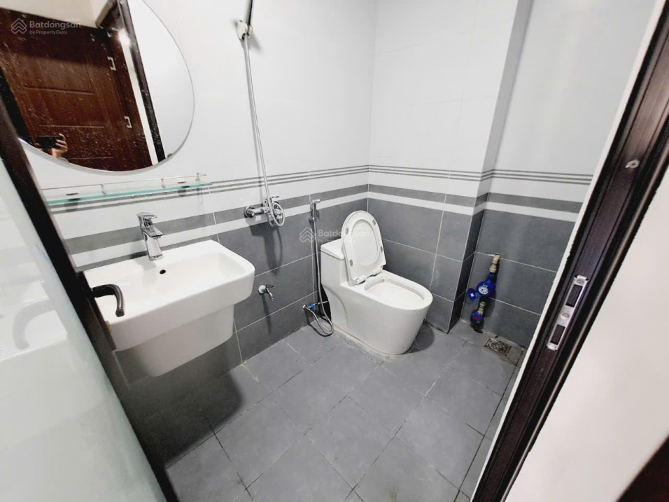 Modern 1-Bedroom Apartment Near Thang Long University