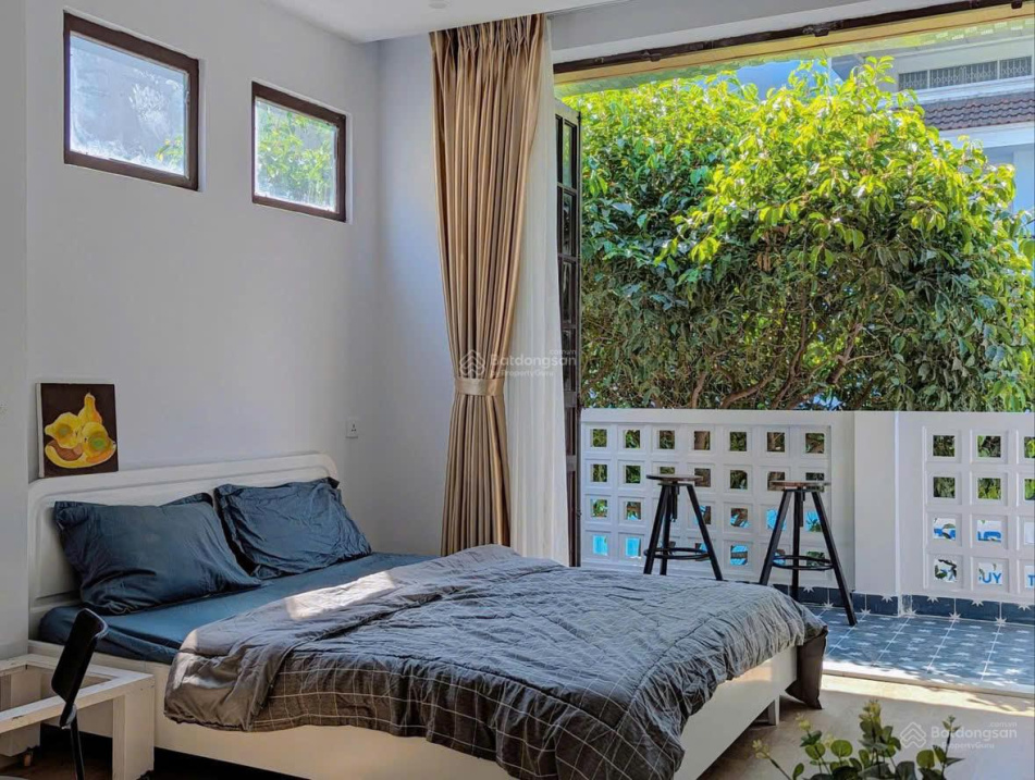 Spacious Studio Apartment with Balcony and Modern Design