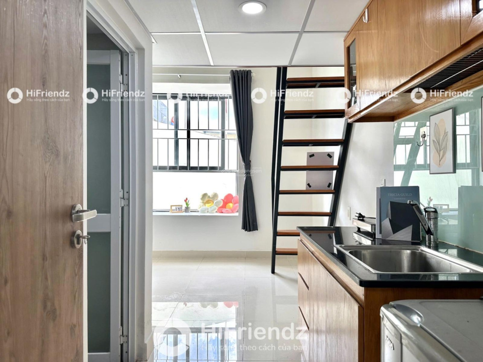 Modern Duplex Near Crescent Mall with Full Furniture
