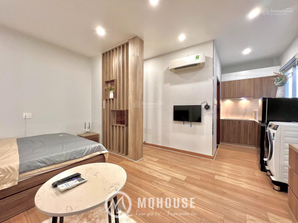 Modern Studio Near Airport with Full Amenities