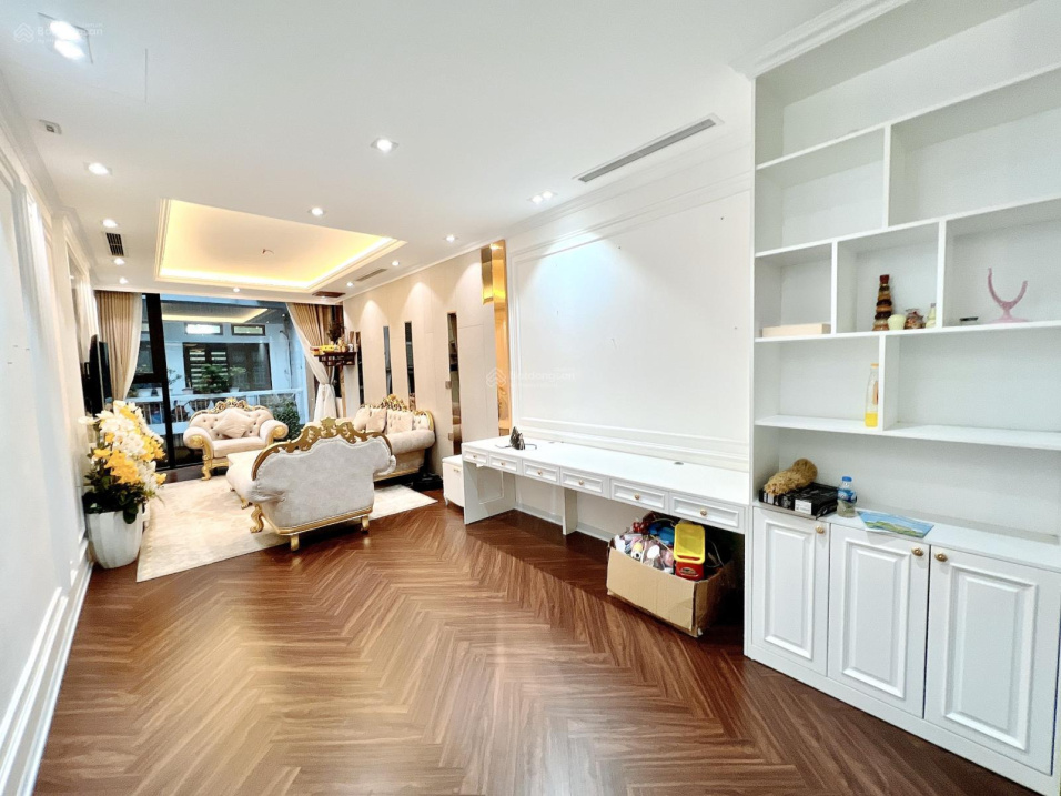 4-Story Townhouse with 4 Bedrooms in Hoang Cau