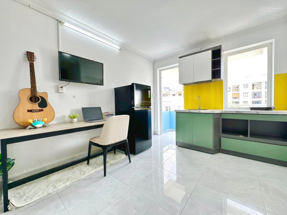 Modern Studio with Elevator in Secure Building