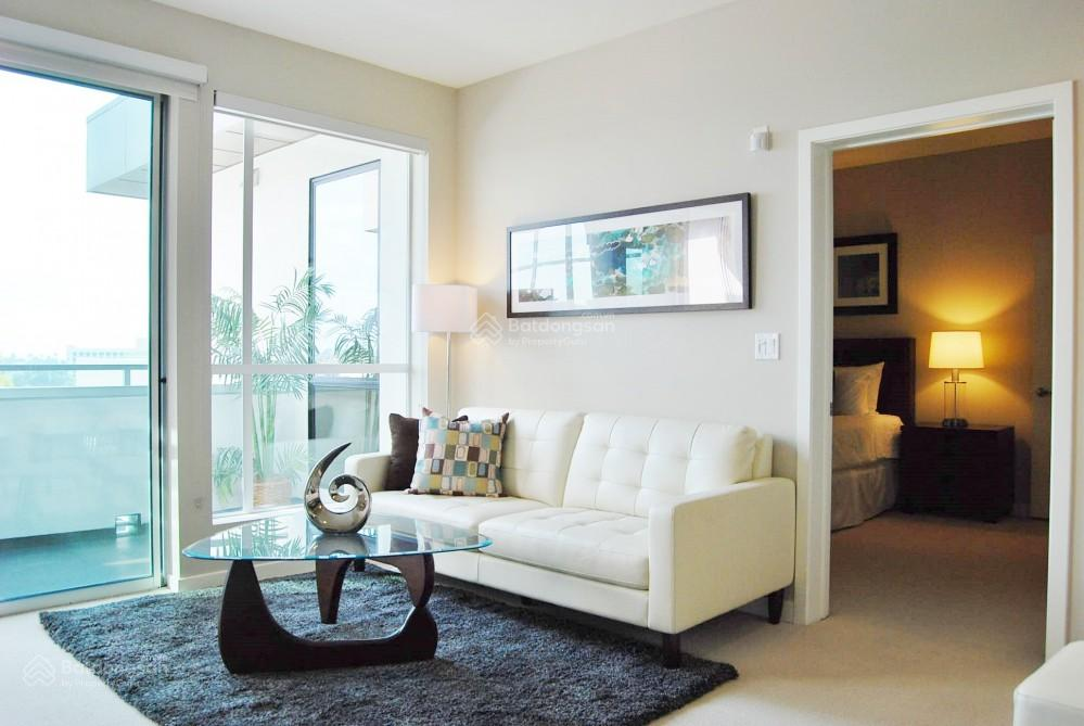 Modern 2-Bed Apartment with Pool in District 11