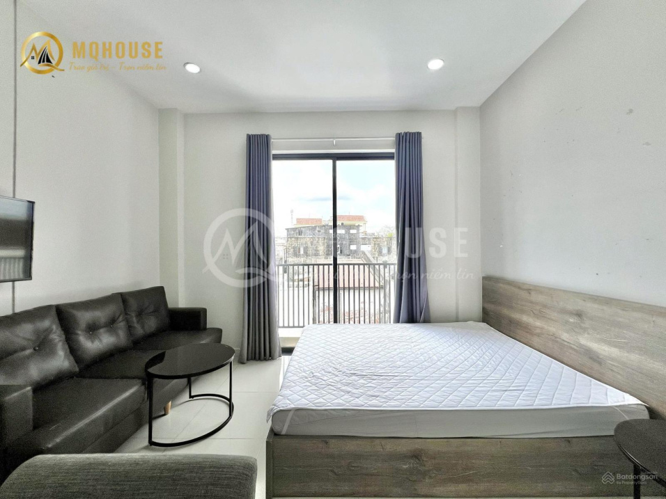 Modern 45m² Apartment with Balcony Near Bridge