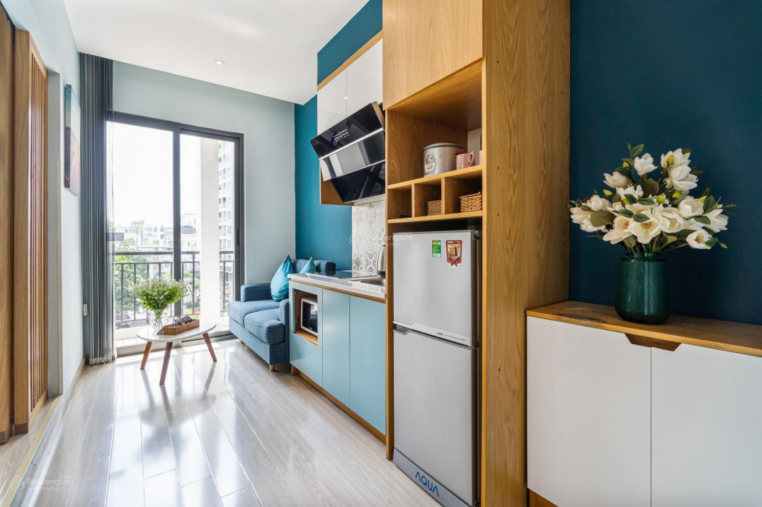 Modern Studio Apartment with Balcony in District 3