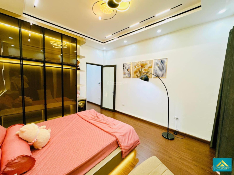 Fully Furnished 1-Bedroom Apartment with Parking