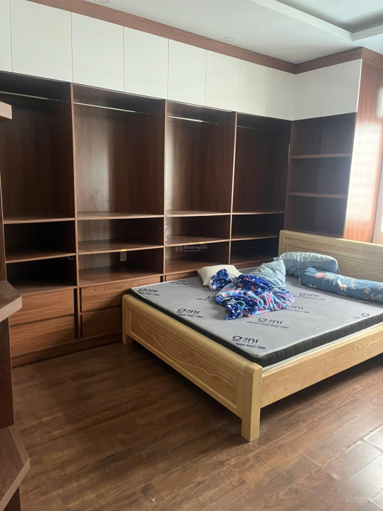 4-Floor House with 6 Bedrooms, Full Furniture