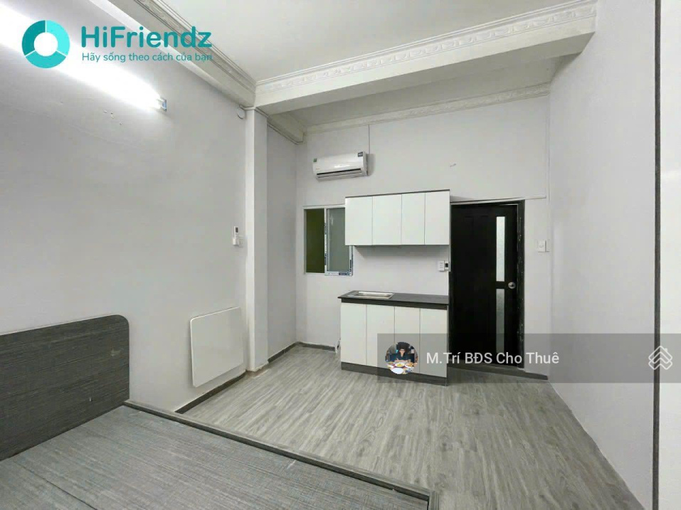 Modern Studio with Kitchen and Air Conditioning