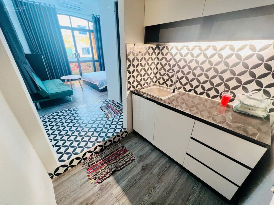 Modern 1-Bedroom Apartment with Balcony in District 1