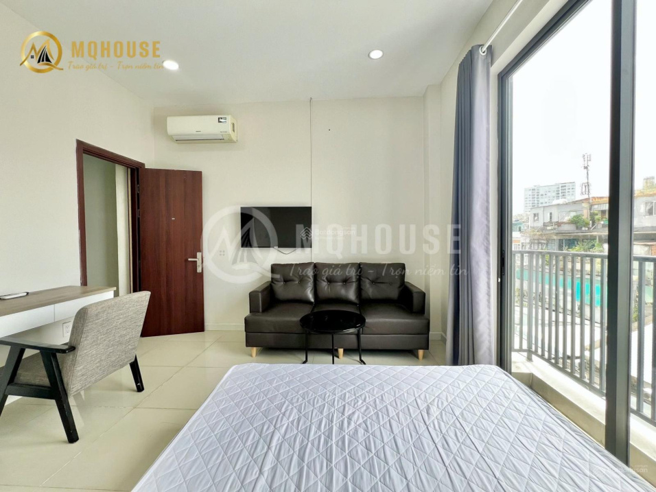 Modern 45m² Apartment with Balcony Near Bridge