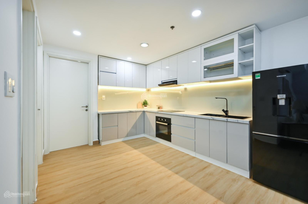 Modern 2-Bedroom Apartment in Tan Phu Oriental Plaza