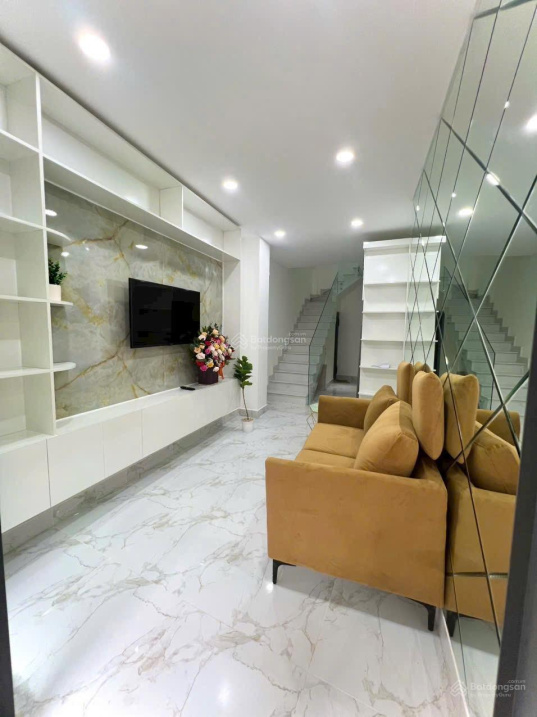 Modern Townhouse with Designer Interior in Phu Nhuan