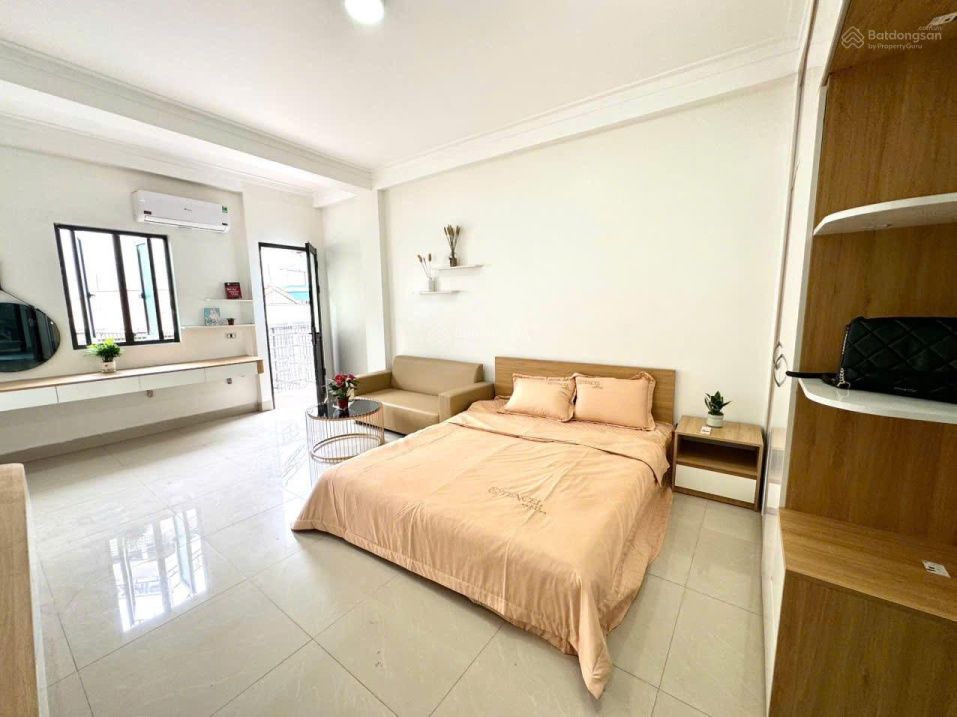 Modern 37m² Studio with Balcony in Phu Nhuan