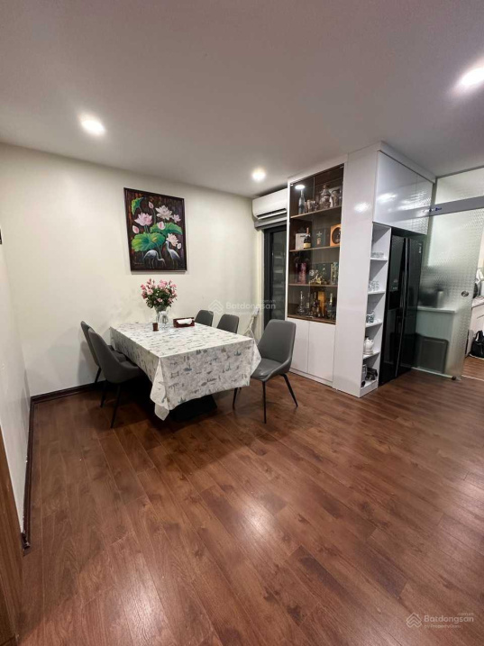 Spacious 3-bedroom apartment at 60 Hoang Quoc Viet, Cau Giay, Hanoi