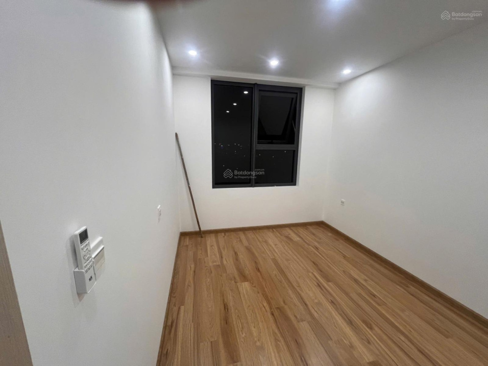 Modern Furnished Apartment with Kitchen and AC