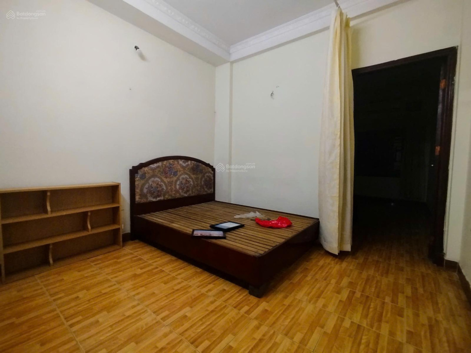 3 бөлмелі жеке бөлмелері және негізгі жиһаздары бар жылжымайтын мүлік