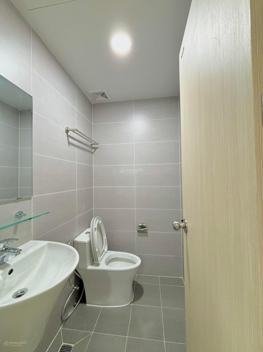 Apartment near University and Metro with Playground