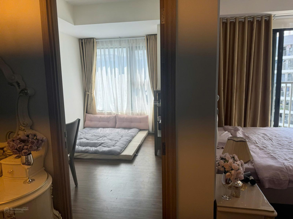 Modern 1-Bedroom Apartment with Safira Khang Dien